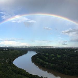 Meet your Posher, Estefania